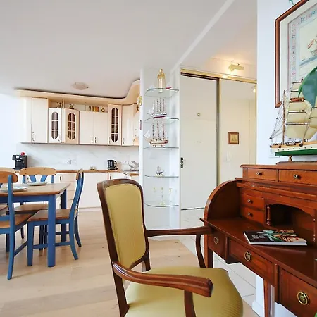 W Porcie Przy Latarni Morskiej Kolberg