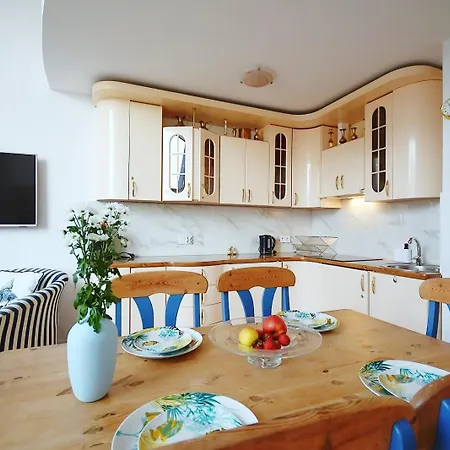 W Porcie Przy Latarni Morskiej Apartment